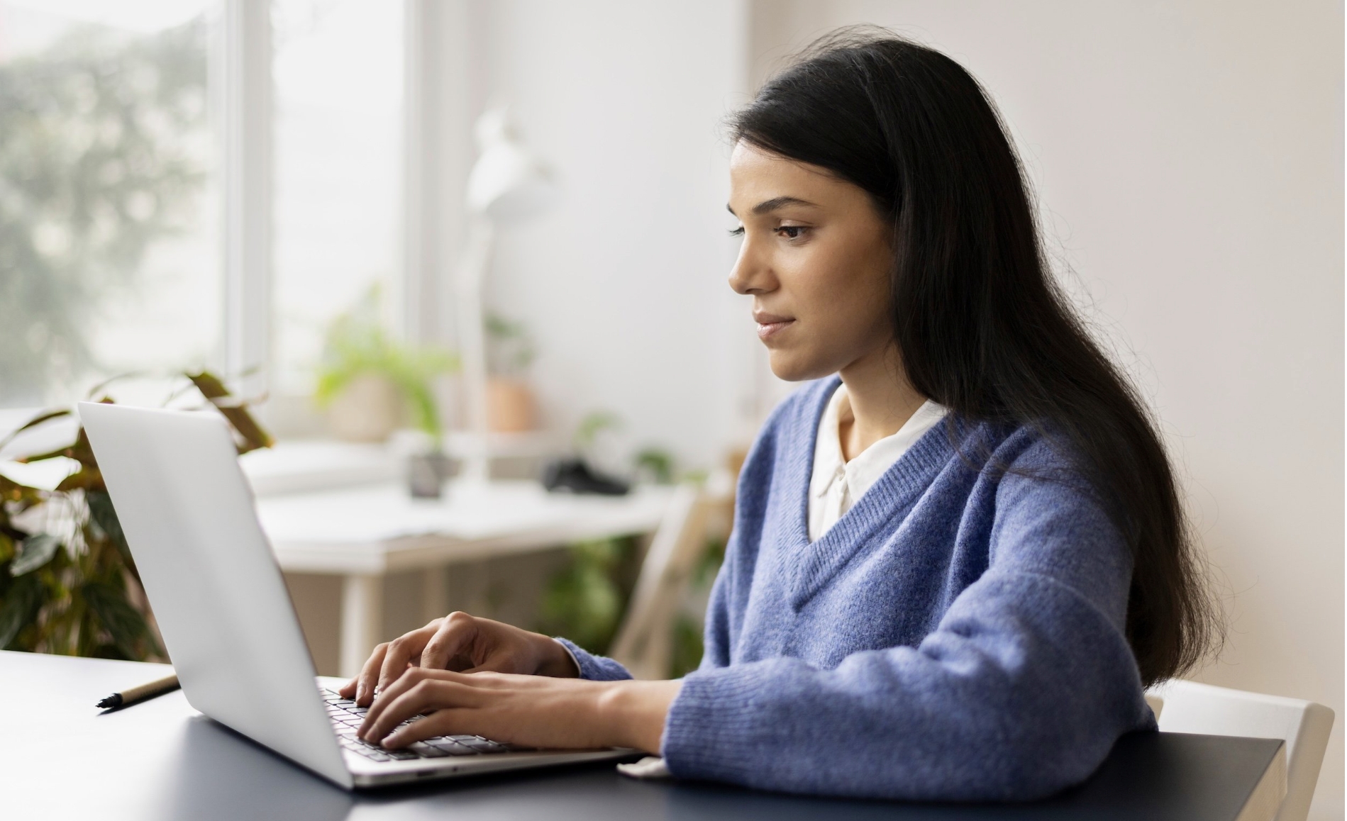 Which is more effective online tutoring or a 1-to-1 private tutor?